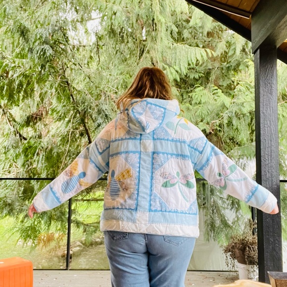 Handmade spring dragonfly & floral🌻 quilted hoodie OS - Picture 3 of 3